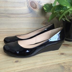 CL by Laundry | Marcie black patent wedges sz 11